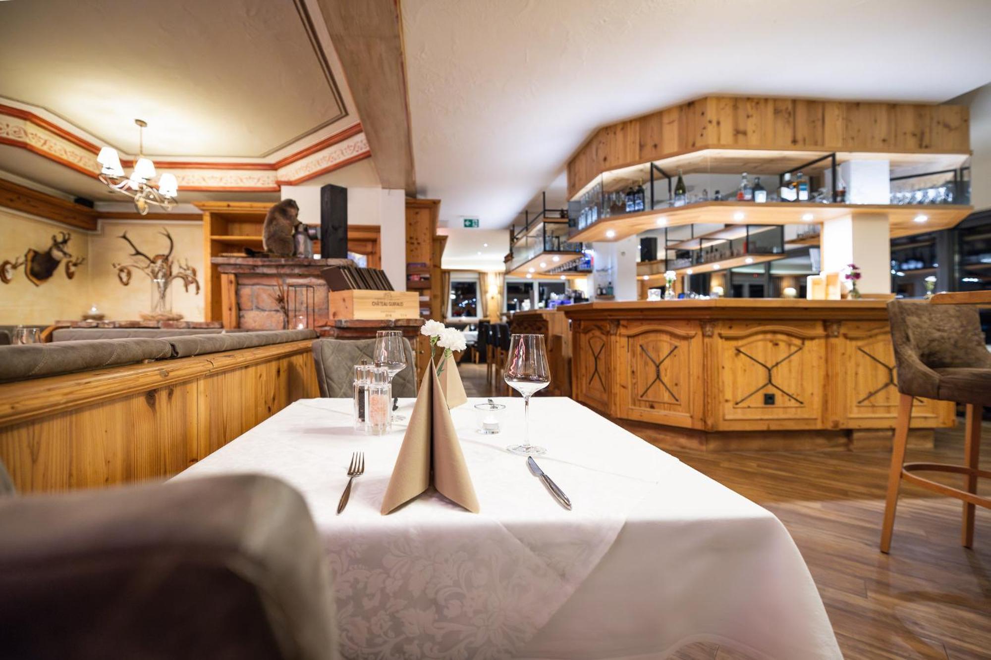 Hotel Hubertus St. Johann im Pongau Exterior foto